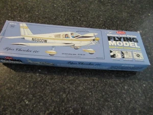 Guillow’s Kit #307 Piper Cherokee 140 modellino aereo in legno di balsa - Foto 1 di 2