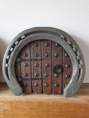 Puerta de hadas de madera rústica medieval herradura Foto 1 de 2