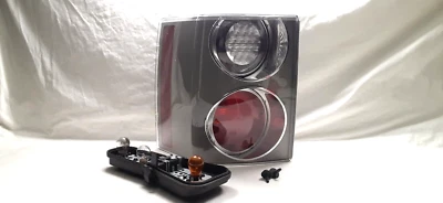 Land Rover Range Rover HSE 2003-2005 luz trasera del conductor genuino Land Rover Foto 1 de 4