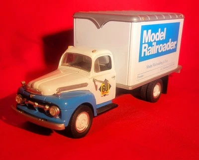 Ford F-6 1951 furgoneta seca 1/34 primera marcha nuevo en caja modelo cargador ferroviario 60 años raro Foto 1 de 4