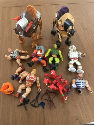 LOTTO VARI PERSONAGGI MASTERS OF THE UNIVERSE  Cavalli+ ACCESSORI Anni 80 MATTEL - Immagine 1 di 4