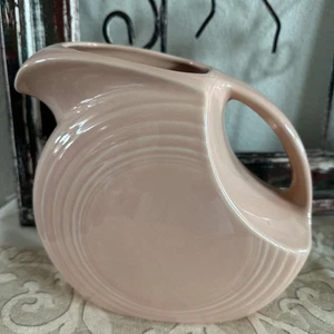 Retired Fiesta APRICOT LARGE 67 OZ Disc Pitcher Fiesta Ware - Picture 1 of 7