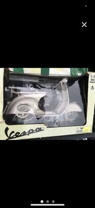 1/6 Vespa 150 VL 1955 New Ray - Imagen 1 de 3