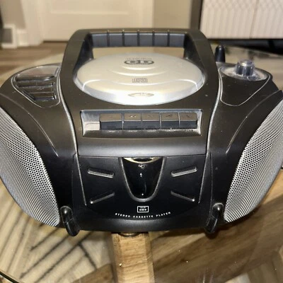 Audiovox Portable Tape/CD /Radio -CD1791 - Imagem 1 de 4