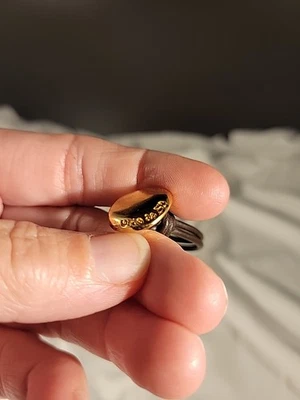 Extensor de pulsera de palanca de oro y cuero Uno De 50 - PEQUEÑO Foto 1 de 2