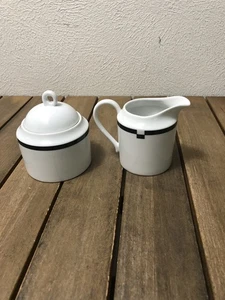 Set zuccheriera e cremiera Mikasa Midnight L5542 Fine China bianco nero ottimo - Foto 1 di 8