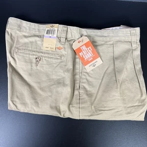 Dockers Men’s The Perfect Shorts 38 Khaki Pleated Classic Fit Casual Preppy NWT - Picture 1 of 7