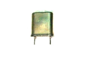 Croven AM Broadcast Band 12657 KC Radio Crystal In HC-6/U Case - Photo 1/4