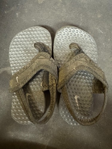 Sandali infradito Nike Little Celso bambino taglia 6c con cinturino di sicurezza piede