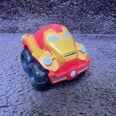 Juguete pequeño Lil' Chuck & Friends Iron Man Marvel 2008 Foto 1 de 4