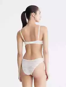 Bikini Calvin Klein taglia (LARGE) IN PIZZO ALLOVER QD3972-100 nuovo con etichette - Foto 1 di 9