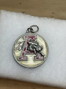 Vintage ARKANSAS RAZORBACK Metal Keychain Bergamot #KTC-130 Made In The USA B4 - Picture 1 of 3