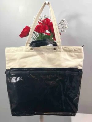 Bolso de Mano Elizabeth & James Grande Shopper de Lona Crema Negro Charol Foto 1 de 4