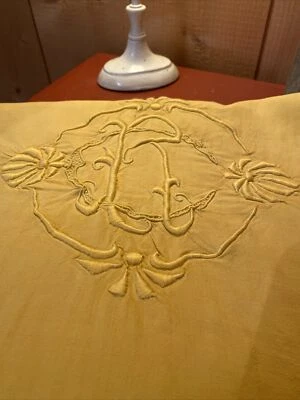 Grand drap ancien monogrammé R en lin teinture écologique safran - Photo 1/4