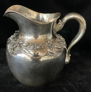 Antiker Sterling Silber Wasserkrug von Frank M. Whiting, Repousse Lilien - Bild 1 von 8