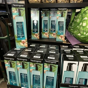 Neutrogena Rainbath Ocean Mist Shower Gel 40 oz Refreshing Body Wash New - Picture 1 of 5