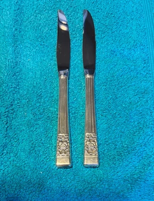 Community Coronation Flatware 2 Dinner Knives Replacement Knife Silverplate 9" - Image 1 of 4
