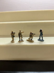 Vintage Galoob Micro Machines Military Combat Soldiers W17 - Picture 1 of 2