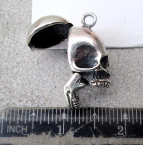 Impresionante Colgante de Almacenamiento de Calavera de Plata Esterlina 925 Hecho a Mano - Imagen 1 de 3