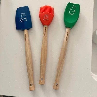 Juego de 3 espátulas Le Creuset Miffy cuchara cepillo basting mango de madera sin usar sin caja Foto 1 de 3