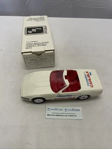 1992 C4 Corvette Cabrio Artic weiß/rot Innenausstattung Promo Amt Ertl 8923 Neu! - Bild 1 von 7