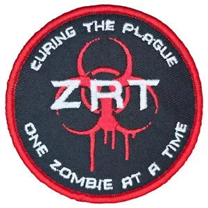 ZRT CURING THE PLAGUE ZOMBIE BIOHAZARD SIMBOLO TATTICO BLACK OPS RED HOOK PATCH - Foto 1 di 2