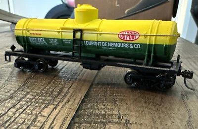 Mantua RTR 732-516 Heavy 35’ Tank Car DUPONT  NOS - Image 1 of 4