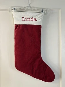Medias de Navidad Pottery Barn de terciopelo rojo con bordado LINDA grande 24”Hx9”L - Imagen 1 de 15