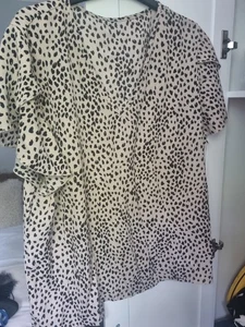 Ladies Top - Picture 1 of 3