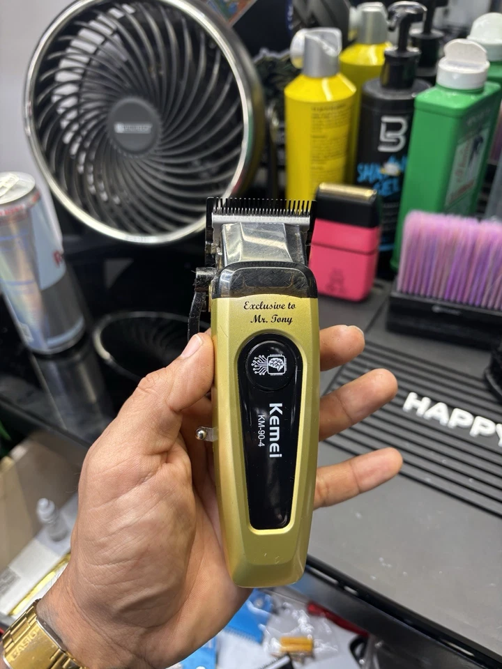 Cortapelos profesionales Kemei KM-90-4 (CUCHILLA CRUJIENTE) Foto 1 de 3