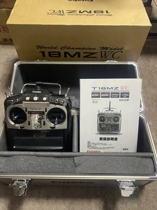 Transmisor Futaba T18MZ WC World Champion Ver FASS modelo de prueba 2,4 GHz con estuche - Imagen 1 de 8