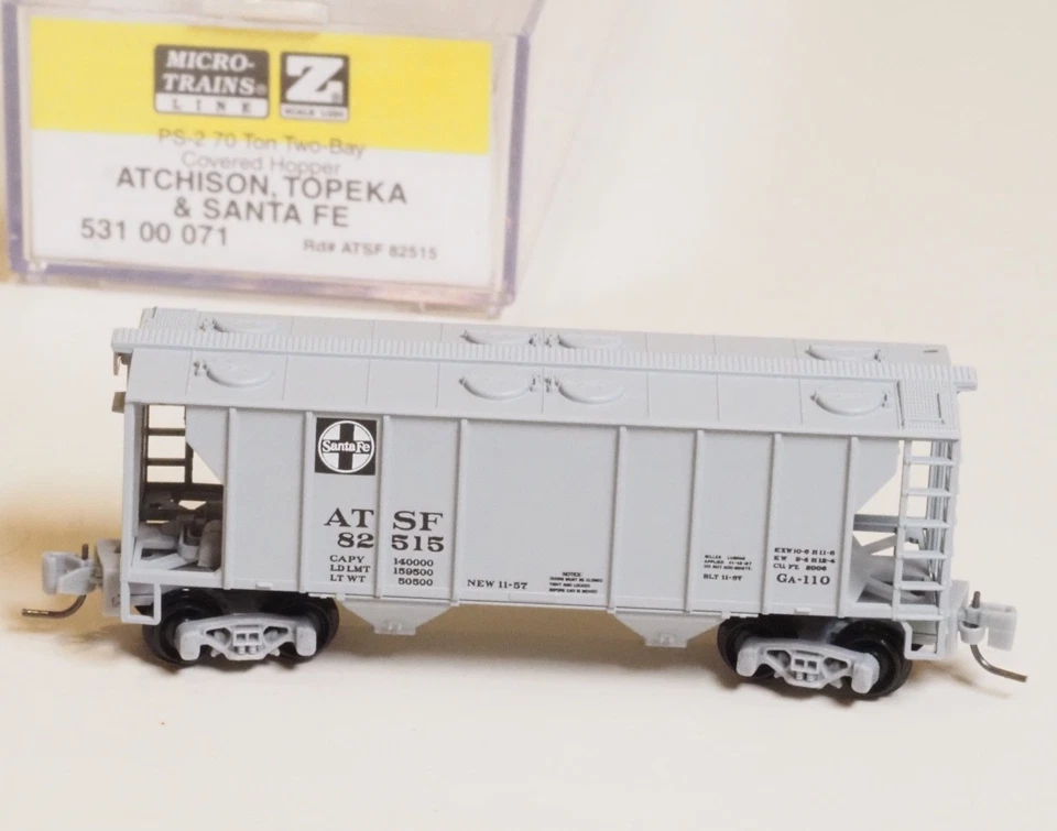 531 00 071  MTL Z-scale PS-2 70 ton 2-Bay Covered Hopper ATSF SANTA FE - Image 1 of 3