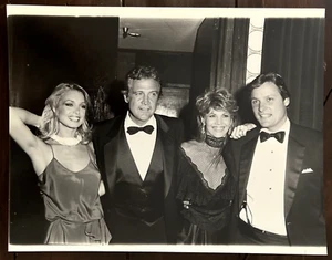 Fall Guy Cast Century Plaza Hotel London Features International Vintage Photo - Picture 1 of 2