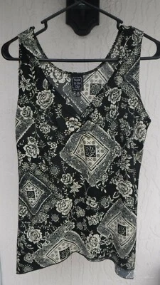 Suzie в городе / без рукавов блузка верхний размер M (черный и бежевый) - Изображение 1 из 4