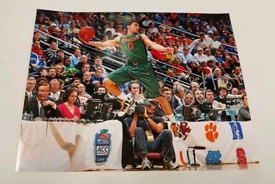 Foto rara firmada por Shane Larkin de Miami Hurricanes 8x10 certificado de autenticidad autografiada envío y devolución gratuitos Foto 1 de 2