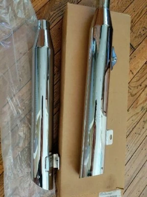 Silenciador de escape Harley Davidson 64705-08A Dyna Fat Bob - Imagem 1 de 4