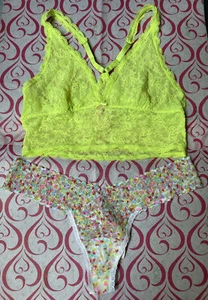 NWT VICTORIA SECRET The LACIE Wireless Racerback Bralette L & Thong One Size - Picture 1 of 5