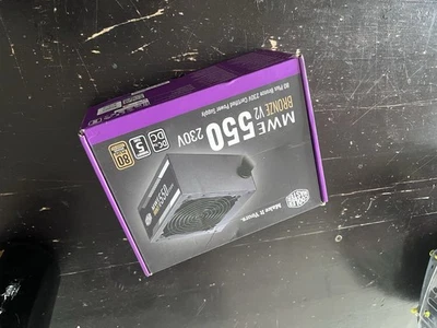 Cooler Master MWE 550 V2 550W 80 Plus Bronze EU 230V Alimentatore (Spina BEU) - Immagine 1 di 2