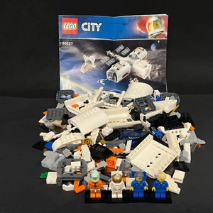 LEGO Lunar Space Station City Space Port (60227) - Picture 1 of 13