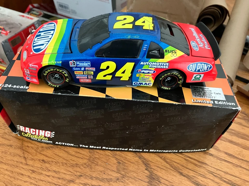 Jeff Gordon 1997 #24 1/24 Dupont Monte Carlo RCCA Bank Foto 1 de 1