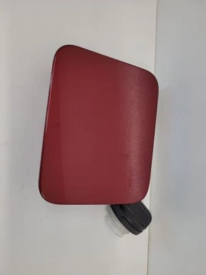 Nissan Versa 2012-2019 puerta de llenado de combustible roja 12 13 14 15 16 17 Foto 1 de 4