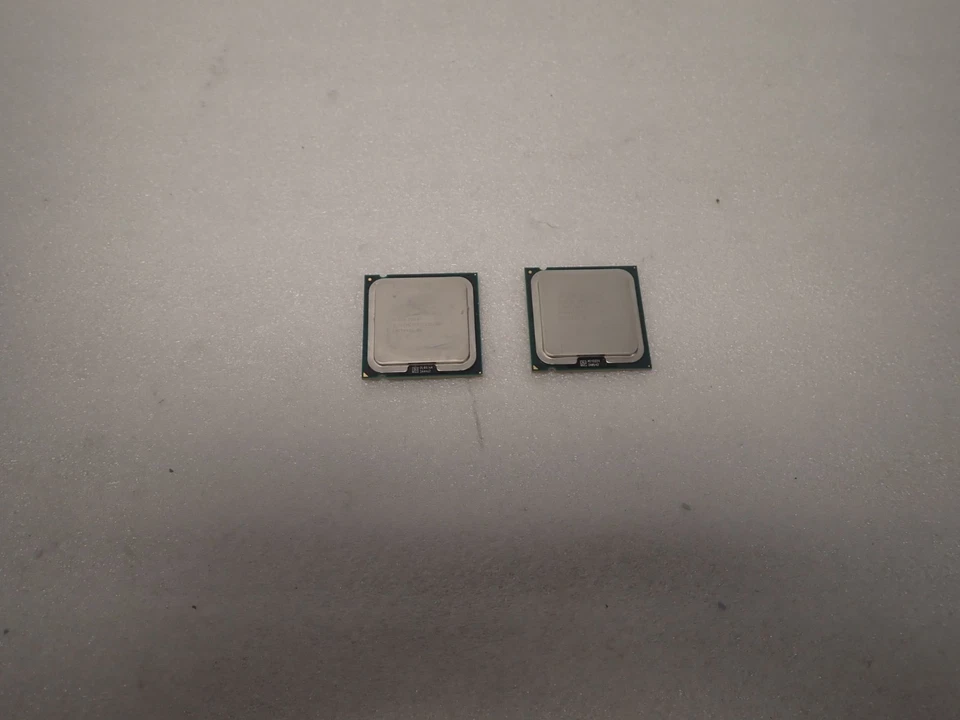 Lote de (2) CPU de escritorio Intel SLB6B Core 2 Quad Q9400 2,66 GHz LGA 775 Foto 1 de 1