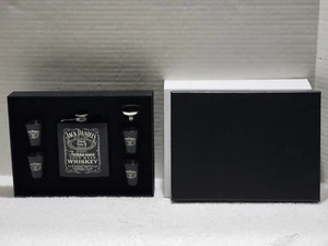 NEW JACK DANIEL'S 6 OZ HIP FLASK 4 SHOT GLASSES & FUNNEL BOXED GIFT SET - Picture 1 of 5