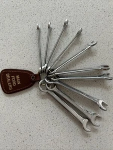 Retro Ford Dealership Spanner Set On Keyring - Picture 1 of 5