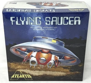 ATLANTIS FLYING SAUCER MODEL KIT - Picture 1 of 3