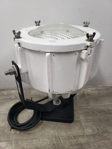 Pauluhn Eaton 746AWGRDMR 700 Series Marine Industrial Area Spot Light 120V 300W - Picture 1 of 23