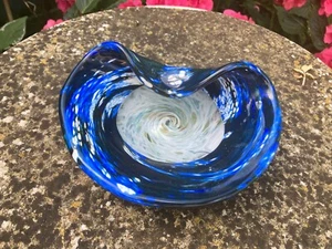 Peter Reynolds, Australian contemporary glass artist. Oceanic bowl, Sea Wave. - Picture 1 of 6