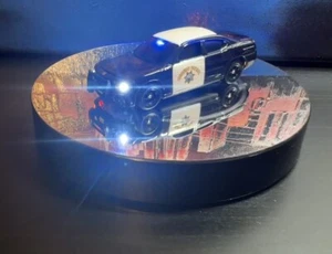 1:64 Greenlight California Highway Patrol Dodge Charger With LED Lights - Picture 1 of 6