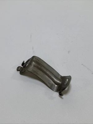 2016 BMW 320i 328i 335i 340i 330i F30 F31 Underfloor Panel Bracket Center Left - Image 1 of 4