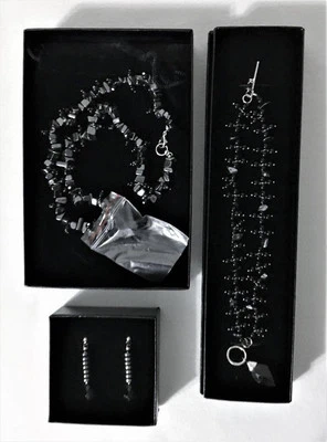 JUEGO DE PENDIENTES PULSERA COLLAR ÁGATA NEGRO PRECIO DE VENTA SUGERIDO POR EL FABRICANTE $210 NUEVO EN CAJA SUZANNE SOMERS Foto 1 de 4